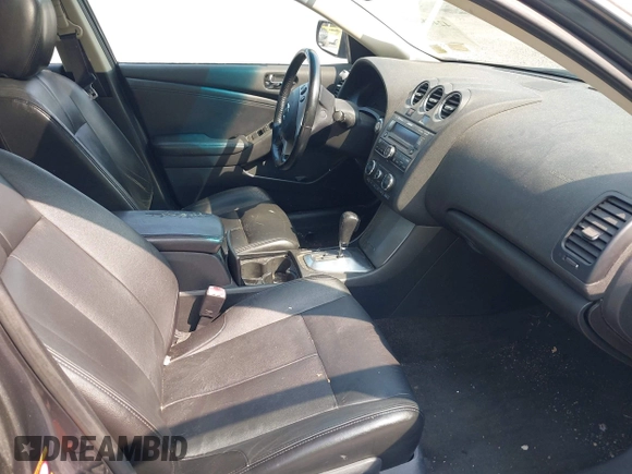 2009 Nissan Altima S z VIN 1N4AL21E99N496262, wystawiony jako IAAI lot #42408868 z przebiegiem 261 564 mil mil oraz . Historia ofert i sprzedaży dostępna na DreamBid. Obrazek 5.