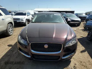 2016 Jaguar XF 35t Premium with VIN SAJBD4BV1GCY09868, listed as a Copart auction lot 70508964 with 111,918 mi miles and Clean Title. Bid and sale history available at carsss.com. Image 5.