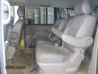 2006 Toyota Sienna XLE with VIN 5TDZA22C86S559955, listed as a IAAI auction lot 40525261 with 141,926 mi miles. Bid and sale history available at carsss.com. Image 8.