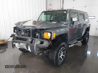 2008 Hummer H3 Luxury with VIN 5GTEN13E588170171, listed as a IAAI auction lot 41391484 with 204,241 mi miles and . Bid and sale history available at DreamBid. Image 2.