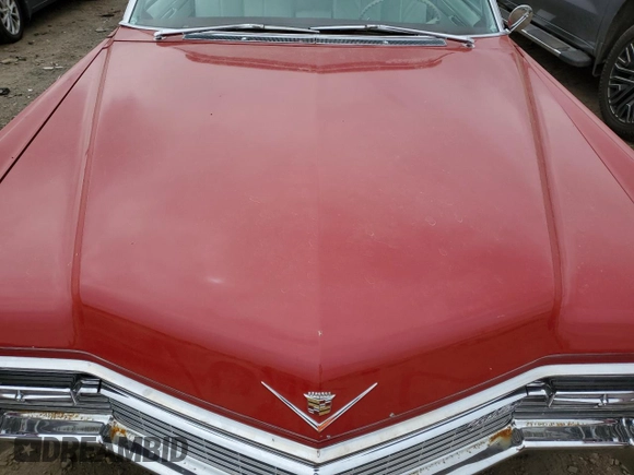 1966 Cadillac DeVille z VIN F6287812, wystawiony jako Copart lot #76001014 z przebiegiem 83 176 mil mil oraz Czysty tytuł • Clean title. Historia ofert i sprzedaży dostępna na DreamBid. Obrazek 11.