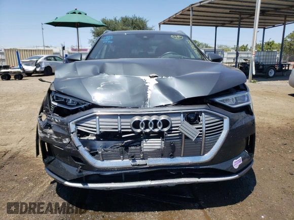 2019 Audi e-tron Prestige with VIN WA1VABGE0KB017804, listed as a Copart auction lot 57939033 with 28,153 mi miles. Bid and sale history available at carsss.com. Image 5.