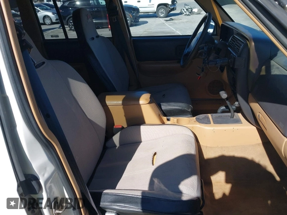 1997 Jeep Cherokee SE with VIN 1J4FJ28S7VL553270, listed as a IAAI auction lot 41825524 with 157,015 mi miles. Bid and sale history available at carsss.com. Image 5.
