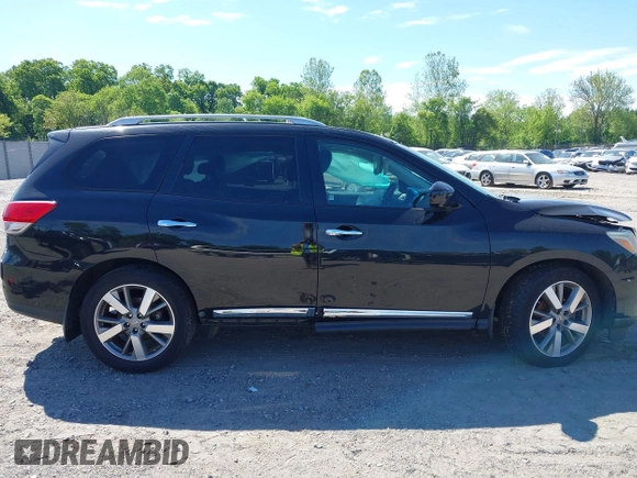 2015 Nissan Pathfinder S z VIN 5N1AR2MM6FC617716, wystawiony jako IAAI lot #42216787 z przebiegiem 148 166 mil mil oraz . Historia ofert i sprzedaży dostępna na DreamBid. Obrazek 14.