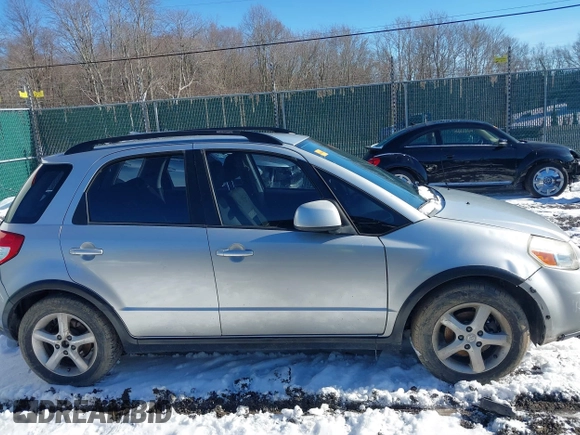 2007 Suzuki SX4 with VIN JS2YB413775101357, listed as a IAAI auction lot 41560985 with 216,705 mi miles. Bid and sale history available at carsss.com. Image 14.