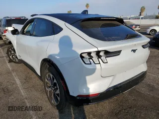 2022 Ford Mustang Mach-E Premium z VIN 3FMTK3R79NMA24032, wystawiony jako Copart lot #64334882 z przebiegiem Nie podano mil oraz . Historia ofert i sprzedaży dostępna na DreamBid. Obrazek 3.