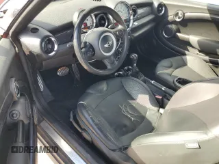 2013 MINI Coupe S z VIN WMWSX3C59DT466802, wystawiony jako Copart lot #56860965 z przebiegiem 88 053 mil mil oraz Szkoda całkowita • Salvage title. Historia ofert i sprzedaży dostępna na DreamBid. Obrazek 8.