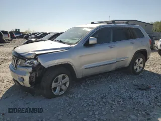 2011 Jeep Grand Cherokee Laredo z VIN 1J4RR4GG6BC746651, wystawiony jako Copart lot #56205055 z przebiegiem 154 342 mil mil oraz Czysty tytuł • Clean title. Historia ofert i sprzedaży dostępna na DreamBid. Obrazek 1.