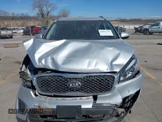 2018 Kia Sorento LX with VIN 5XYPGDA37JG376605, listed as a IAAI auction lot 41812731 with 118,579 mi miles. Bid and sale history available at carsss.com. Image 12.