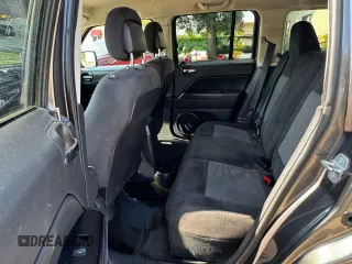 2016 Jeep Patriot Sport z VIN 1C4NJPBA9GD547711, wystawiony jako Copart lot #64280195 z przebiegiem 85 611 mil mil oraz Szkoda całkowita • Salvage title. Historia ofert i sprzedaży dostępna na DreamBid. Obrazek 6.