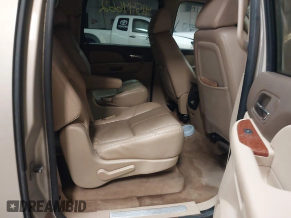 2007 GMC Yukon XL SLT with VIN 1GKFK163X7J225868, listed as a IAAI auction lot 41549662 with 169,395 mi miles. Bid and sale history available at carsss.com. Image 8.
