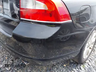 2010 Volvo S80 I6 with VIN YV1960AS1A1120661, listed as a IAAI auction lot 42052019 with 164,092 mi miles. Bid and sale history available at carsss.com. Image 14.