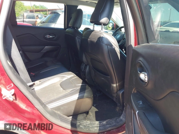 2019 Jeep Cherokee Latitude Plus with VIN 1C4PJMLB5KD257070, listed as a IAAI auction lot 41985941 with 83,079 mi miles. Bid and sale history available at carsss.com. Image 8.