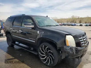 2008 Cadillac Escalade z VIN 1GYFK63888R152005, wystawiony jako Copart lot #54179325 z przebiegiem 208 059 mil mil oraz Szkody całkowita. Historia ofert i sprzedaży dostępna na DreamBid. Obrazek 4.