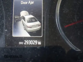 2015 Toyota Camry XLE with VIN 4T1BF1FK3FU927545, listed as a IAAI auction lot 42088944 with 293,029 mi miles and . Bid and sale history available at DreamBid. Image 15.