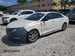 2013 Lincoln MKZ with VIN 3LN6L2J95DR816455, listed as a Copart auction lot 51484175 with 82,684 mi miles and Clean Title. Bid and sale history available at carsss.com. Image 1.