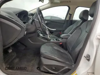 2013 Ford Focus SE z VIN 1FADP3F23DL108047, wystawiony jako Copart lot #57450795 z przebiegiem 67 518 mil mil oraz Szkoda całkowita • Salvage title. Historia ofert i sprzedaży dostępna na DreamBid. Obrazek 7.