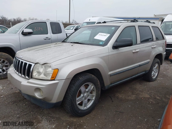 2007 Jeep Grand Cherokee Laredo with VIN 1J8GR48K17C537088, listed as a IAAI auction lot 41845987 with 143,661 mi miles. Bid and sale history available at carsss.com. Image 2.