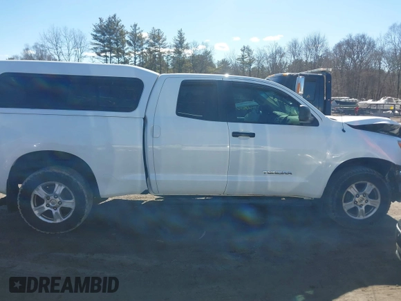 2010 Toyota Tundra 4WD Truck with VIN 5TFUM5F10AX015321, listed as a IAAI auction lot 41687601 with 117,939 mi miles. Bid and sale history available at carsss.com. Image 13.