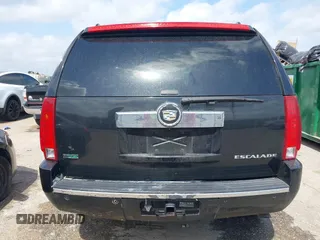 2011 Cadillac Escalade z VIN 1GYS4AEF0BR363858, wystawiony jako IAAI lot #42288735 z przebiegiem 223 669 mil mil oraz . Historia ofert i sprzedaży dostępna na DreamBid. Obrazek 16.