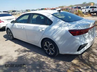 2021 Kia Forte LXS с VIN 3KPF24AD3ME305423, выставлен на аукционе IAAI как лот 42304440 с пробегом 67 533 миль миль и . История ставок и продаж доступна на DreamBid. Изображение 3.