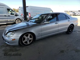 2005 Mercedes-Benz S-Class 4.3L with VIN WDBNG70J25A441339, listed as a Copart auction lot 49028915 with 0 mi miles and Salvage Title. Bid and sale history available at carsss.com. Image 1.