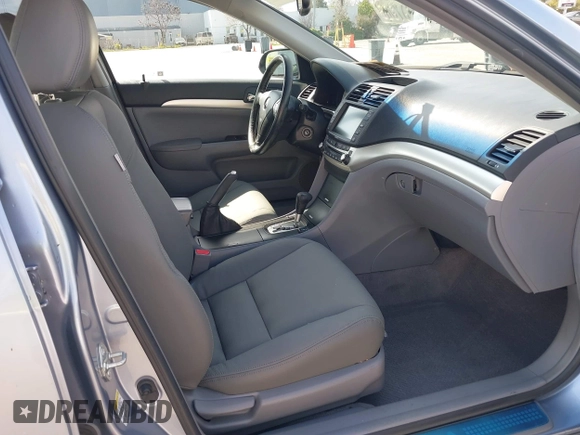 2004 Acura TSX w/Navigation with VIN JH4CL96984C006968, listed as a IAAI auction lot 41764684 with 168,675 mi miles. Bid and sale history available at carsss.com. Image 5.
