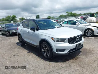 2021 Volvo XC40 R-Design with VIN YV4162UM8M2467055, listed as a IAAI auction lot 42511410 with 60,557 mi miles and . Bid and sale history available at DreamBid. Image 1.