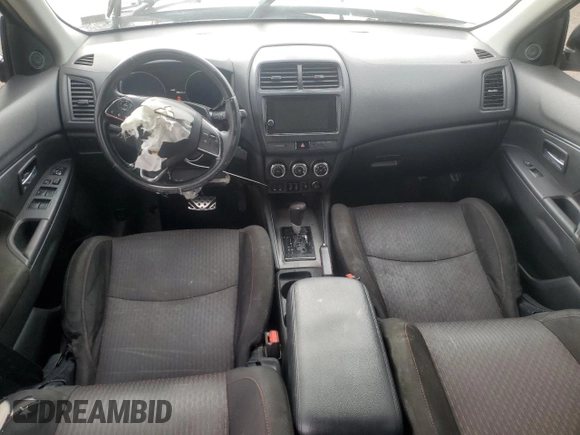 2019 Mitsubishi Outlander ES z VIN JA4AR3AU5KU028749, wystawiony jako Copart lot #52692835 z przebiegiem 122 439 mil mil oraz Szkoda całkowita • Salvage title. Historia ofert i sprzedaży dostępna na DreamBid. Obrazek 8.