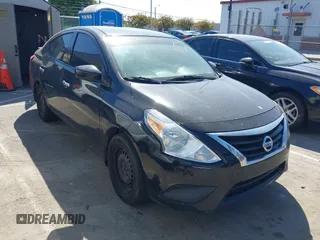 2015 Nissan Versa SV with VIN 3N1CN7AP2FL957991, listed as a IAAI auction lot 42060362 with 136,762 mi miles. Bid and sale history available at carsss.com. Image 1.