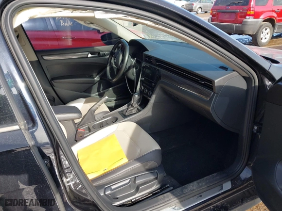 2020 Volkswagen Passat 2.0T R-Line with VIN 1VWMA7A3XLC022457, listed as a IAAI auction lot 41650602 with 77,951 mi miles. Bid and sale history available at carsss.com. Image 5.