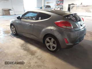 2013 Hyundai Veloster w/Gray Int with VIN KMHTC6AD4DU117924, listed as a IAAI auction lot 41339465 with 156,004 mi miles. Bid and sale history available at carsss.com. Image 3.