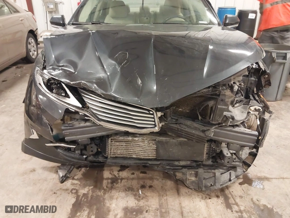 2013 Lincoln MKZ with VIN 3LN6L2G91DR826746, listed as a IAAI auction lot 40977256 with 164,418 mi miles. Bid and sale history available at carsss.com. Image 6.
