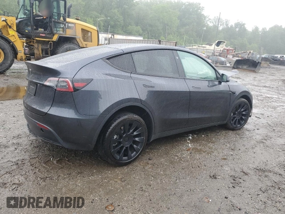 2024 Tesla Model Y z VIN 7SAYGDEDXRF076893, wystawiony jako Copart lot #57966515 z przebiegiem 9 200 mil mil oraz Szkoda całkowita • Salvage title. Historia ofert i sprzedaży dostępna na DreamBid. Obrazek 3.