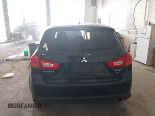 2016 Mitsubishi Outlander ES z VIN JA4AR3AW2GZ049151, wystawiony jako IAAI lot #42465053 z przebiegiem 102 600 mil mil oraz . Historia ofert i sprzedaży dostępna na DreamBid. Obrazek 16.