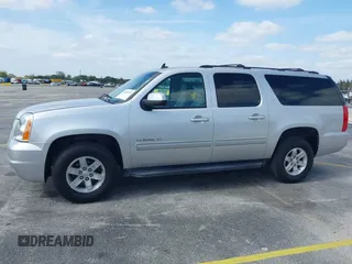 2014 GMC Yukon XL SLT with VIN 1GKS1KE04ER239326, listed as a IAAI auction lot 42095373 with 96,123 mi miles. Bid and sale history available at carsss.com. Image 14.