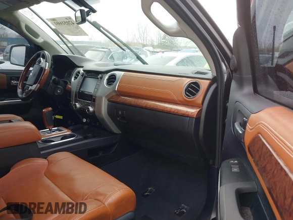 2015 Toyota Tundra 4WD Truck Platinum with VIN 5TFAW5F16FX432205, listed as a IAAI auction lot 42051601 with 121,996 mi miles. Bid and sale history available at carsss.com. Image 5.