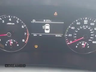 2024 Kia Forte LXS z VIN 3KPF24AD9RE827562, wystawiony jako IAAI lot #41943586 z przebiegiem 9 034 mil mil oraz . Historia ofert i sprzedaży dostępna na DreamBid. Obrazek 7.