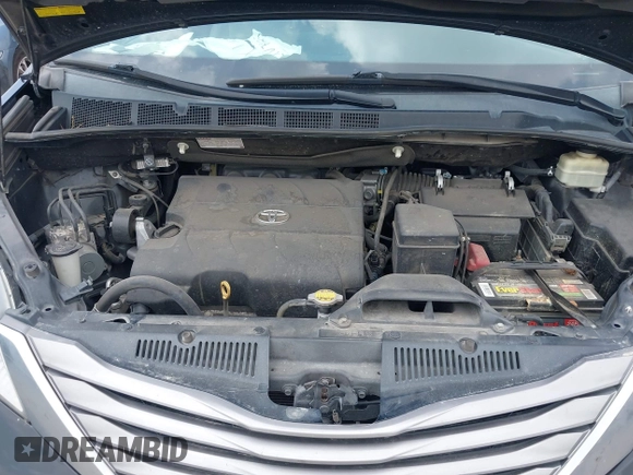 2016 Toyota Sienna XLE z VIN 5TDYK3DC5GS703586, wystawiony jako IAAI lot #42323587 z przebiegiem 127 640 mil mil oraz . Historia ofert i sprzedaży dostępna na DreamBid. Obrazek 10.