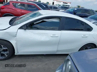 2021 Kia Forte LXS с VIN 3KPF24AD6ME288942, выставлен на аукционе IAAI как лот 42315603 с пробегом 131 843 миль миль и . История ставок и продаж доступна на DreamBid. Изображение 14.