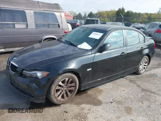 2006 BMW 3 Series 325i with VIN WBAVB17506NK37653, listed as a IAAI auction lot 42008176 with 189,507 mi miles. Bid and sale history available at carsss.com. Image 2.