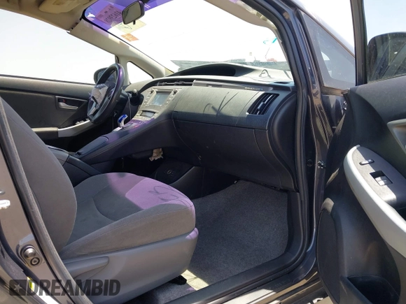 2013 Toyota Prius with VIN JTDKN3DPXD3048211, listed as a IAAI auction lot 41623928 with Not provided miles and . Bid and sale history available at DreamBid. Image 5.