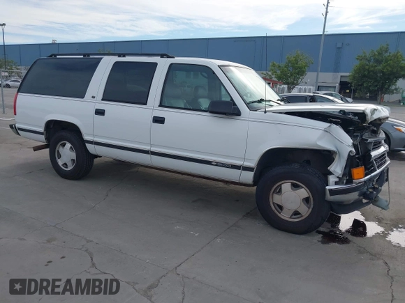 1997 Chevrolet Suburban with VIN 3GNFK16R9VG187426, listed as a IAAI auction lot 41678063 with 131,387 mi miles. Bid and sale history available at carsss.com. Image 1.