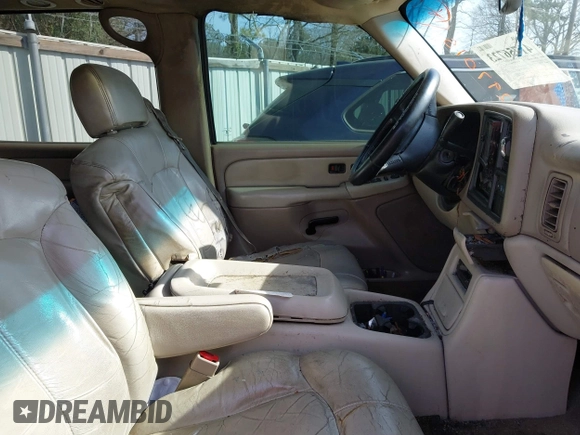 2002 Chevrolet Suburban LS with VIN 3GNEC16Z62G297015, listed as a IAAI auction lot 41756723 with 374,724 mi miles. Bid and sale history available at carsss.com. Image 5.