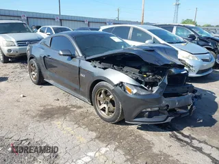 2017 Ford Mustang GT z VIN 1FA6P8CF5H5275825, wystawiony jako IAAI lot #42017878 z przebiegiem 26 917 mil mil oraz . Historia ofert i sprzedaży dostępna na DreamBid. Obrazek 1.