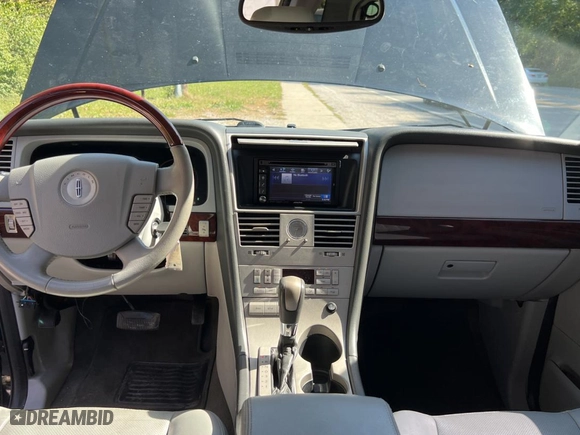 2004 Lincoln Aviator Luxury with VIN 5LMEU88HX4ZJ48542, listed as a Copart auction lot 75011164 with 249,147 mi miles and Clean Title. Bid and sale history available at carsss.com. Image 9.