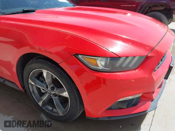 2015 Ford Mustang V6 z VIN 1FA6P8AM7F5329737, wystawiony jako IAAI lot #42761829 z przebiegiem 125 495 mil mil oraz . Historia ofert i sprzedaży dostępna na DreamBid. Obrazek 6.