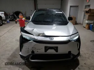 2023 Toyota bZ4X XLE z VIN JTMABACA3PA011958, wystawiony jako Copart lot #78787773 z przebiegiem 9 756 mil mil oraz . Historia ofert i sprzedaży dostępna na DreamBid. Obrazek 5.