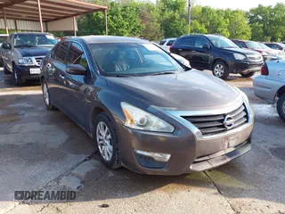 2014 Nissan Altima SV with VIN 1N4AL3AP0EC131305, listed as a IAAI auction lot 42004966 with 213,947 mi miles and . Bid and sale history available at carsss.com. Image 1.