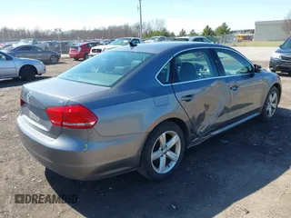 2012 Volkswagen Passat SE с VIN 1VWBP7A36CC075243, выставлен на аукционе IAAI как лот 41867214 с пробегом 156 741 миль миль и . История ставок и продаж доступна на DreamBid. Изображение 4.